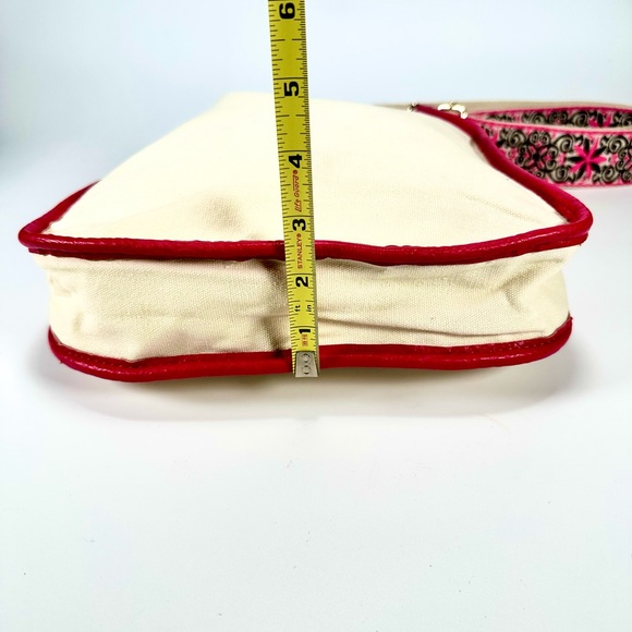 Ah-Dorned Stylish Messenger Women's Bag - Picture 6 of 10